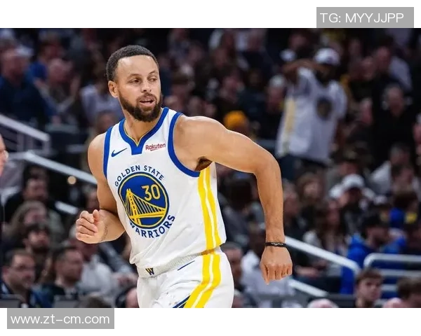 库里：49分看起来很棒，但这是咱们所有人共同努力的成果